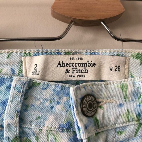 ABERCROMBIE and Fitch Floral Skinny Jeans - Picture 3 of 4